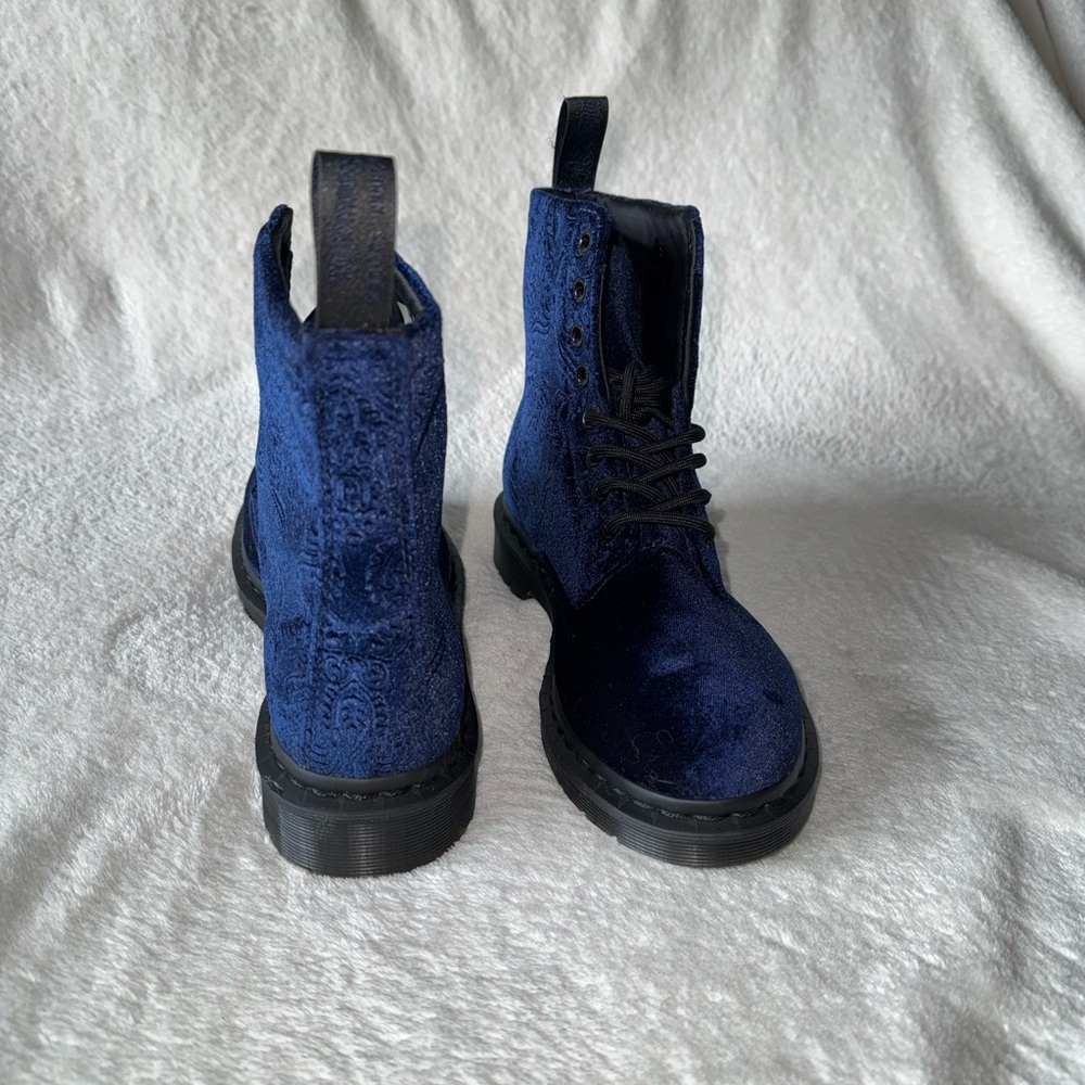 NEW Velvet Embossed Royal Blue 1460 Vegan Dr Martens - Picture 3 of 7